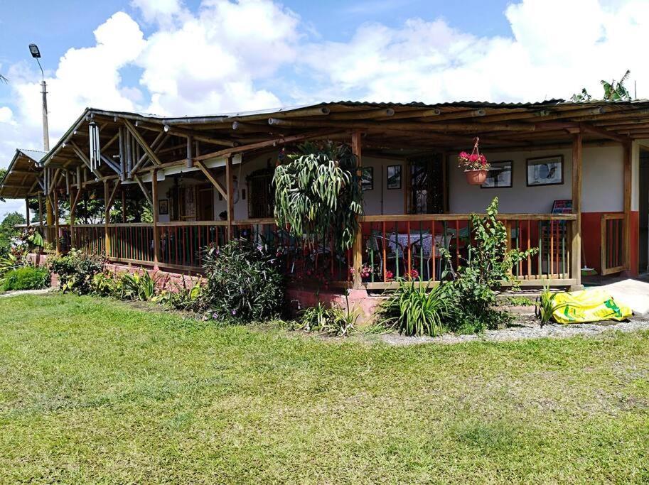 Finca En El Quindio Arrullo Cafetero Quimbaya Exterior photo
